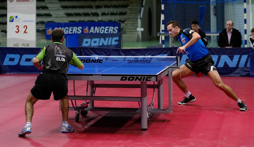 How to Play a Forehand Loop in Ping Pong – An Important Step to Be a Pro