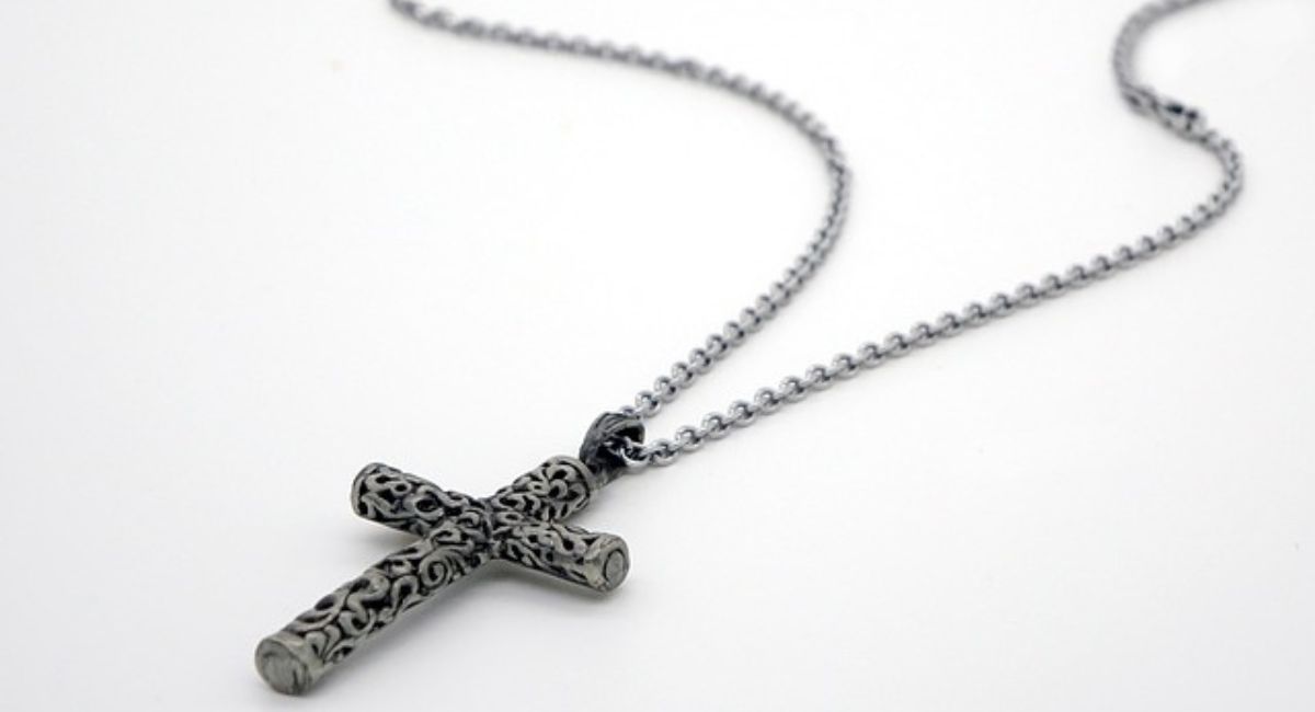 Italian Horn or Crucifix Pendant